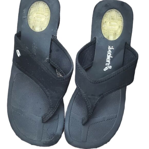Skechers Black Flip Flops  - Picture 2 of 6
